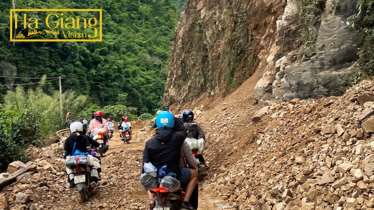 Ha Giang vs Sapa: motorbike