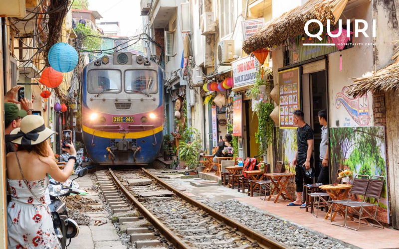 Cultural shows, walking tours, and day trips bring the city alive.