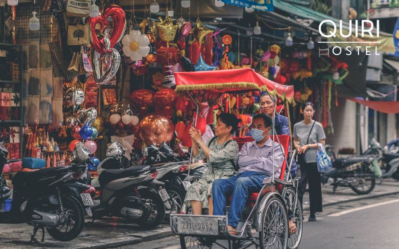 A cyclo ride Hanoi lets you witness everyday moments up close.