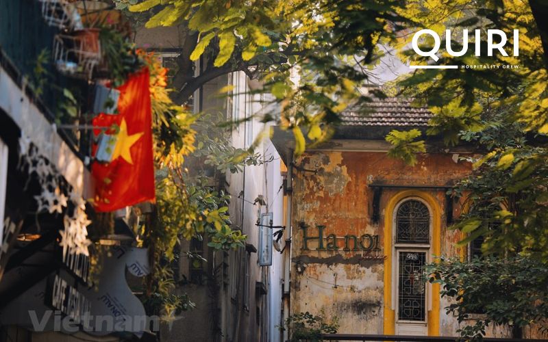 Essential Hanoi autumn travel tips for first-time visitors.