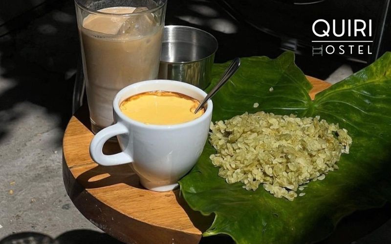 A signature Hanoi drink known for its creamy distinctive topping.