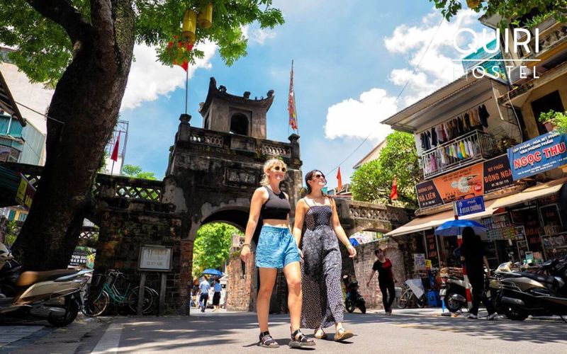 Choosing the right time makes your walking route smooth and comfy.