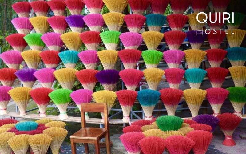 Local workshops offer beautifully scented bundles crafted with care and tradition.