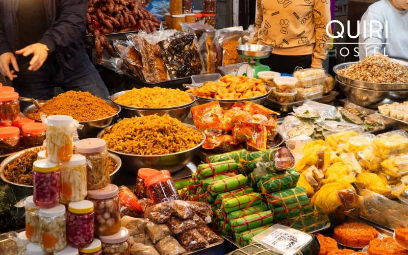 Locals gather here following routines common across the hanoi local market scene