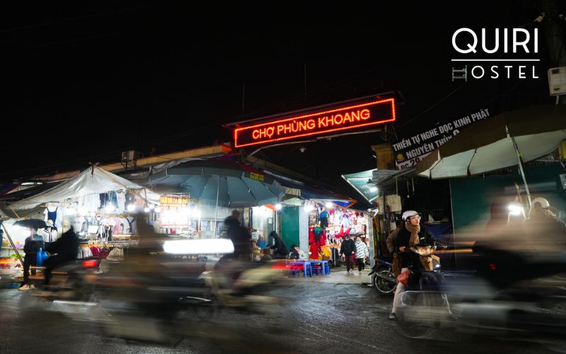 The night market atmosphere here feels approachable and deeply familiar.