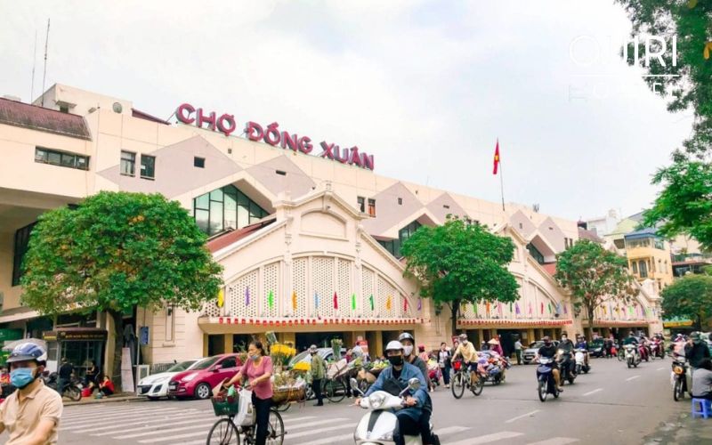 This site reflects long-standing trade patterns inside markets in Hanoi