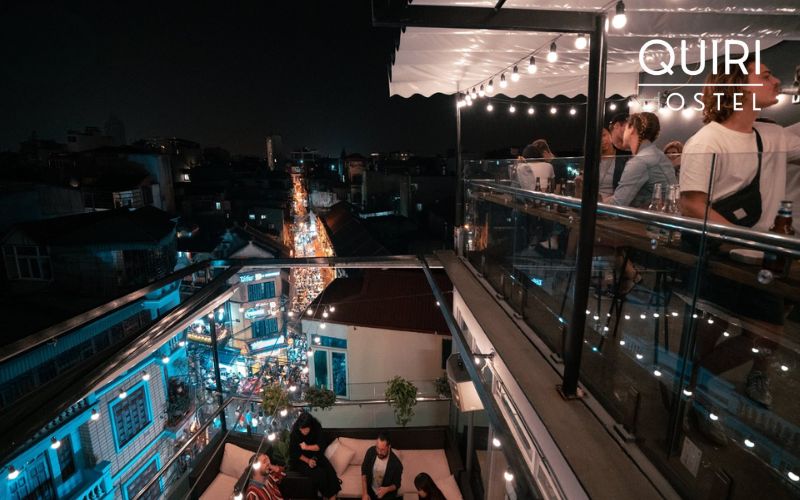 A hidden stop with cozy vibes and friendly mixed crowds.