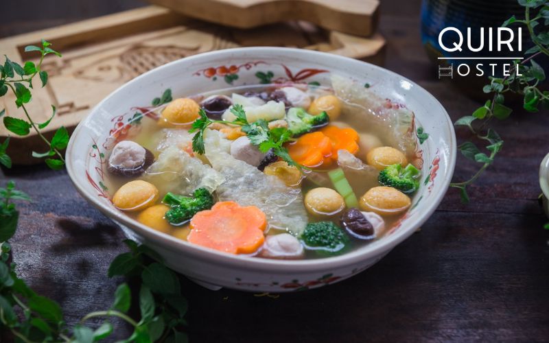 This dish brings elegance, lightness, and visual clarity.